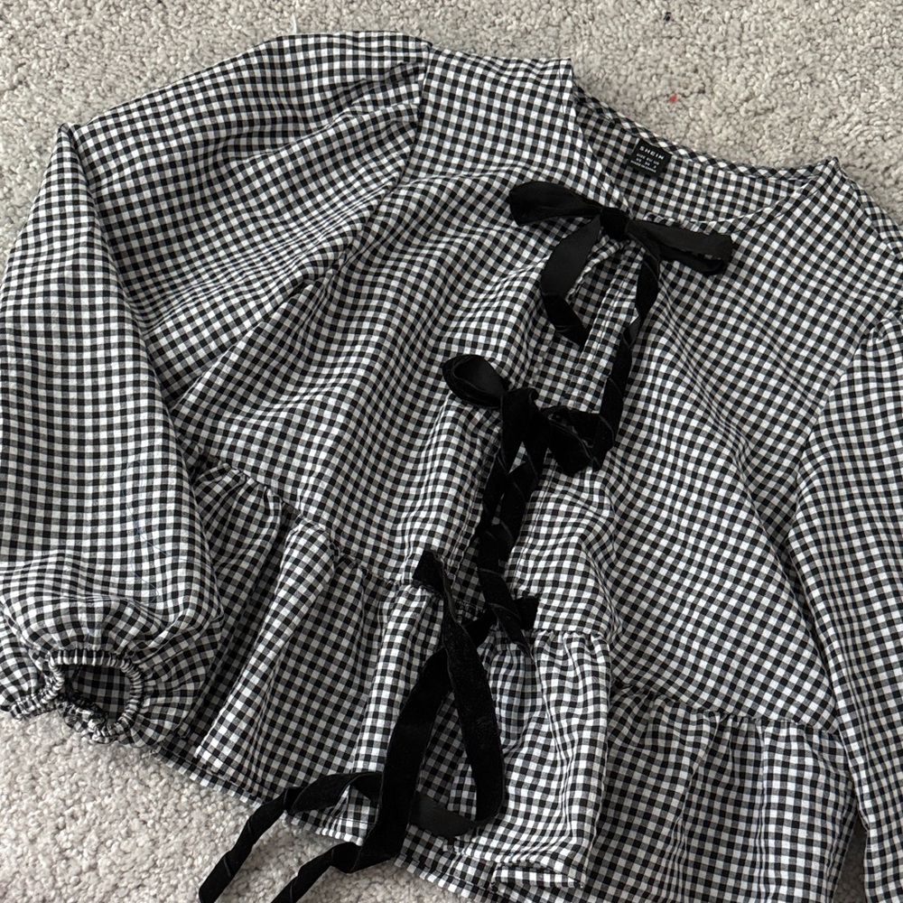 SHEIN Monochrome Checkered Top with Ribbon
